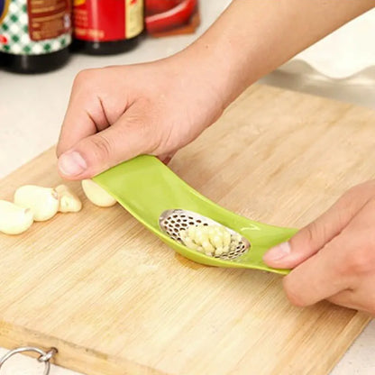 garlic grater working showcase
